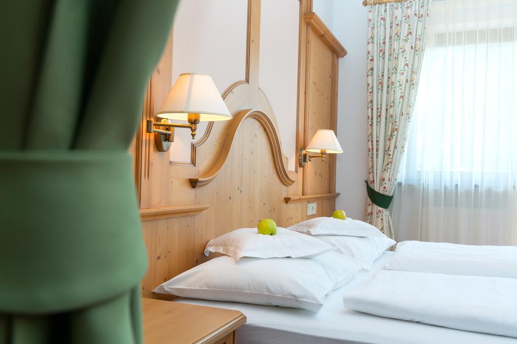 Hotel Falken Пфальцен Экстерьер фото
